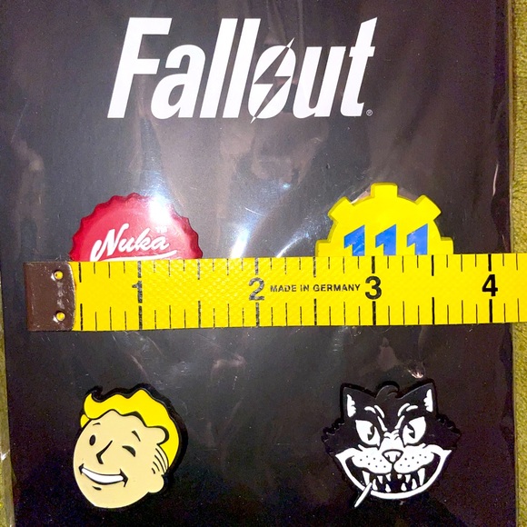 NWT 4-pack authentic Fallout pins by Bethesda - Picture 4 of 5